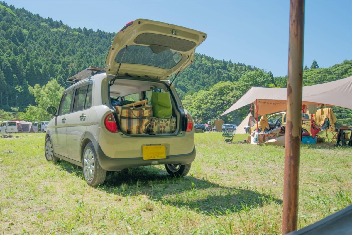収納グッズをうまく使った車のトランク