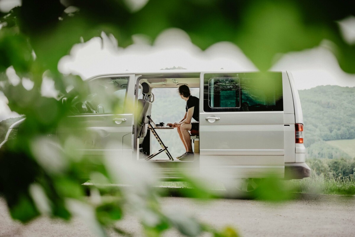 車中泊 テーブル
